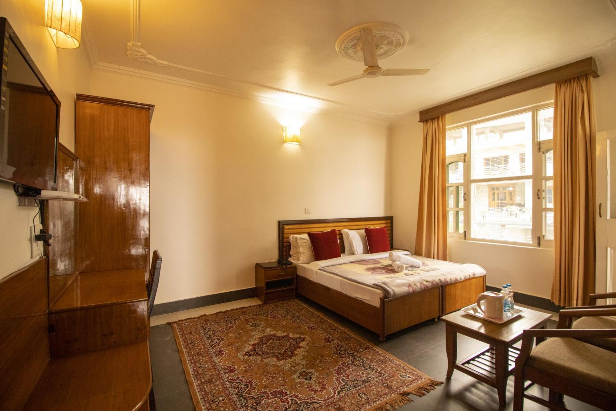 Wow Stayz2 Hotel The Lodge Dharamshala Exterior foto
