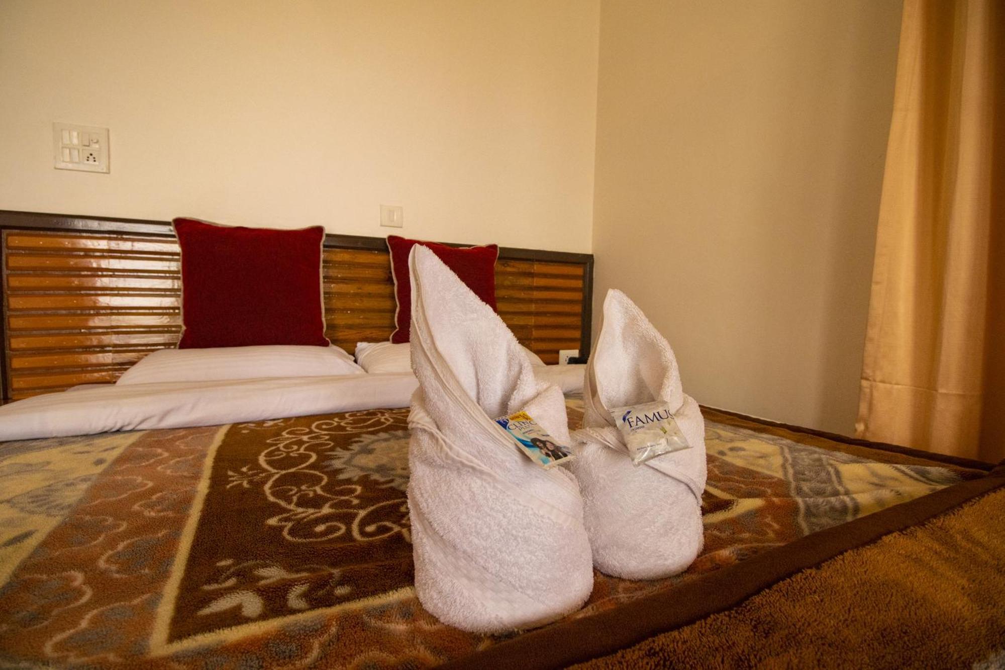 Wow Stayz2 Hotel The Lodge Dharamshala Exterior foto