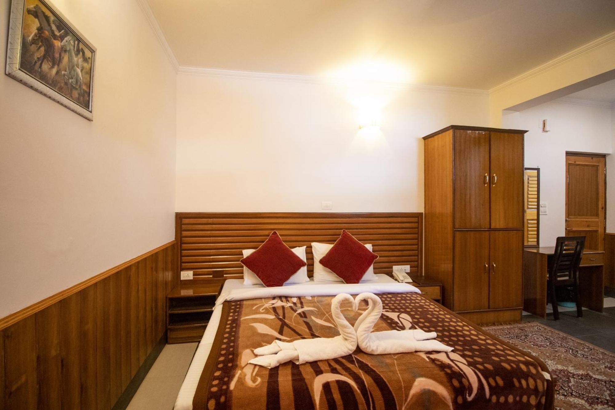 Wow Stayz2 Hotel The Lodge Dharamshala Exterior foto